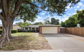 8564 La Riviera Dr, Sacramento, CA 95826