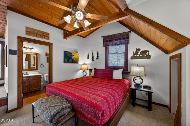 2307 Smoky Mountain Court, Gatlinburg, TN 37738