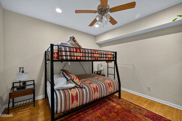 2307 Smoky Mountain Court, Gatlinburg, TN 37738