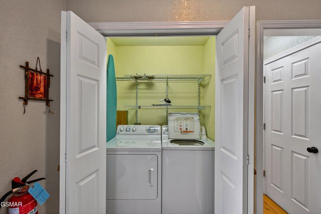 2307 Smoky Mountain Court, Gatlinburg, TN 37738