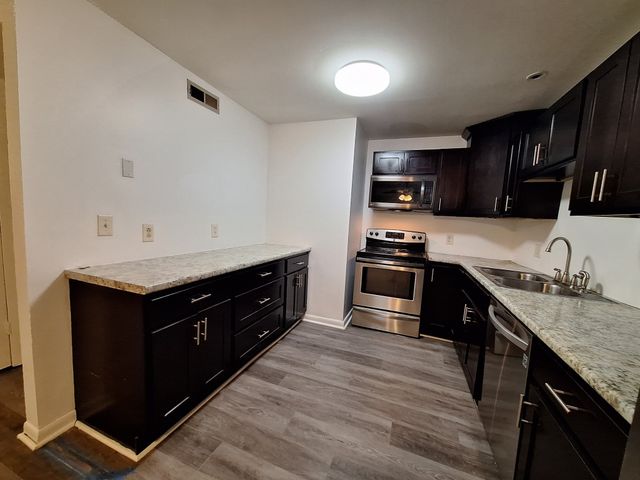 555 N DuPont Ave Apt C51, Madison, TN 37115