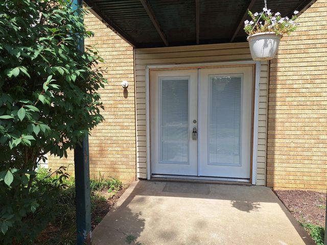 555 N DuPont Ave Apt C51, Madison, TN 37115