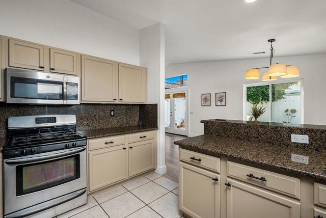 54105 Avenida Obregon, La Quinta, CA 92253