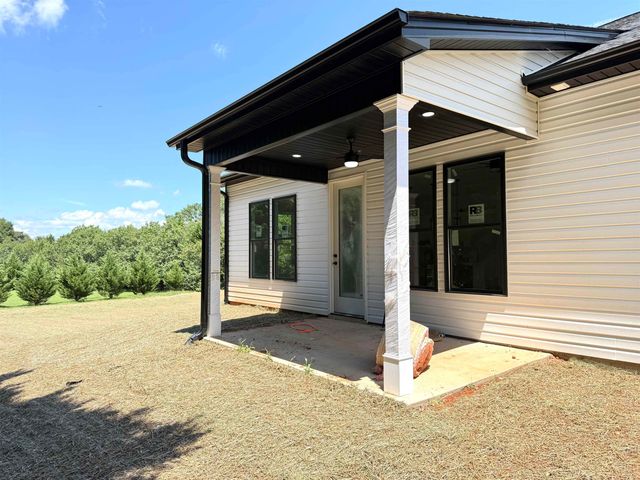 1044 W 11 Highway, Chesnee, SC 29323