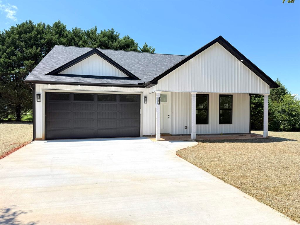 1044 W 11 Highway, Chesnee, SC 29323