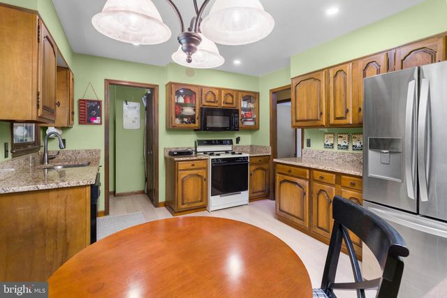 233 GRAYSON AVE, Hamilton, NJ 08619
