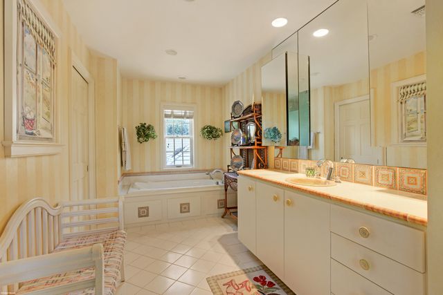 123 Gomez Road, Jupiter Island, FL 33455