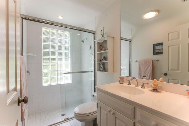 123 Gomez Road, Jupiter Island, FL 33455