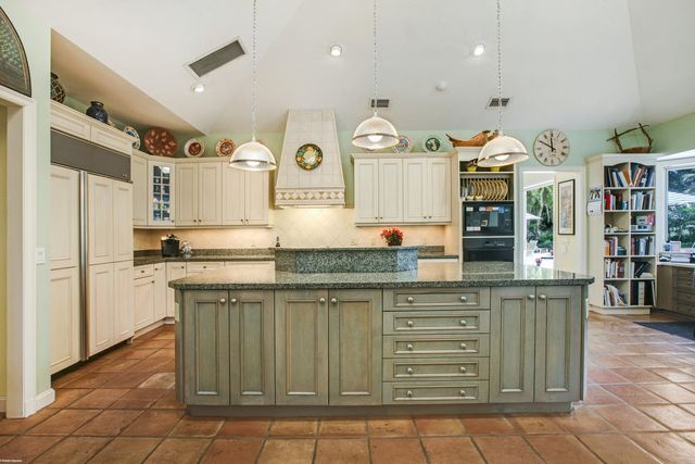 123 Gomez Road, Jupiter Island, FL 33455