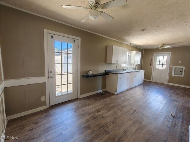 2215 Willowrow Avenue NE, Canton, OH 44705