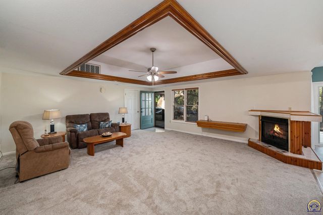 824 NE Collier RD, Topeka, KS 66617