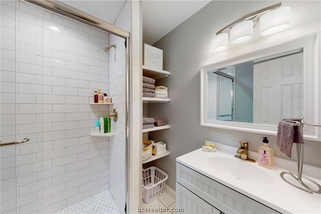 513 Boyett Street 1, College Station, TX 77840