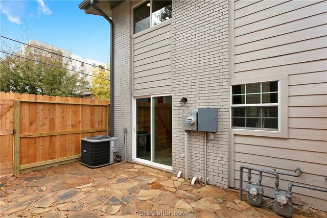 513 Boyett Street 1, College Station, TX 77840