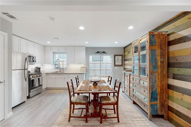 513 Boyett Street 1, College Station, TX 77840