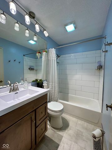 5491 Vin Rose Lane, Lawrence, IN 46226