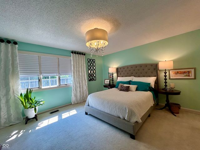 5491 Vin Rose Lane, Lawrence, IN 46226