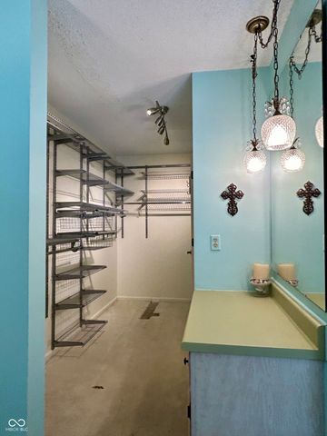 5491 Vin Rose Lane, Lawrence, IN 46226