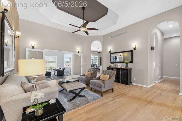 18124 Meridian Road, Grosse Ile Township, MI 48138