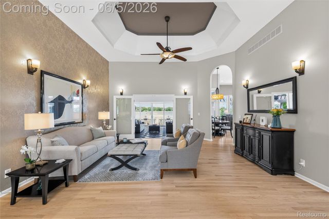 18124 Meridian Road, Grosse Ile Township, MI 48138