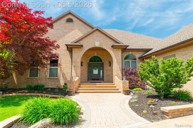 18124 Meridian Road, Grosse Ile Township, MI 48138