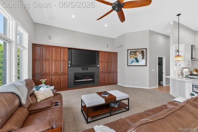 18124 Meridian Road, Grosse Ile Township, MI 48138