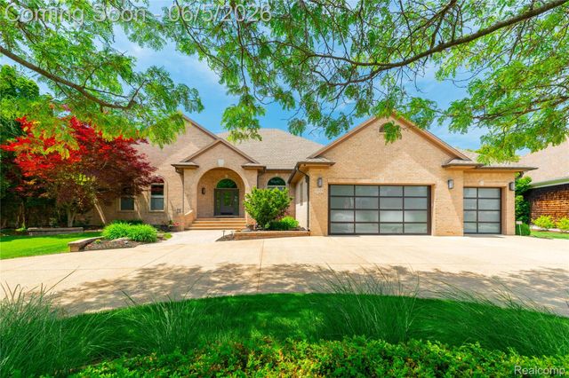 18124 Meridian Road, Grosse Ile Township, MI 48138