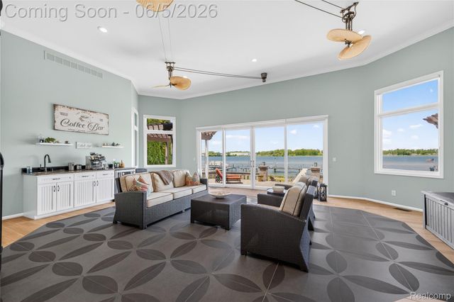 18124 Meridian Road, Grosse Ile Township, MI 48138