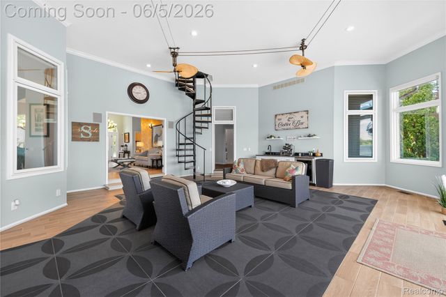 18124 Meridian Road, Grosse Ile Township, MI 48138