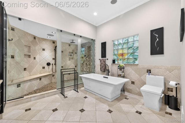 18124 Meridian Road, Grosse Ile Township, MI 48138