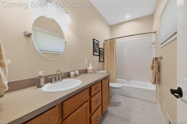 18124 Meridian Road, Grosse Ile Township, MI 48138