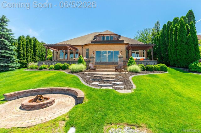 18124 Meridian Road, Grosse Ile Township, MI 48138