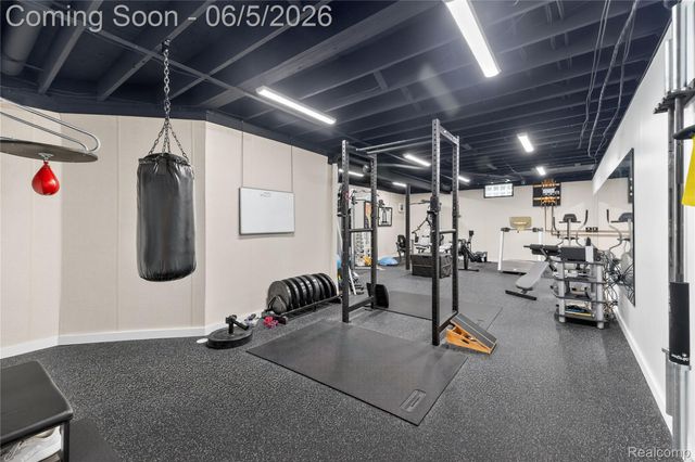 18124 Meridian Road, Grosse Ile Township, MI 48138