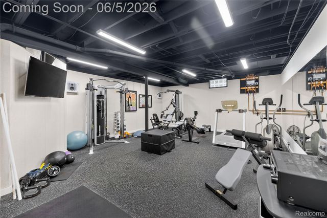 18124 Meridian Road, Grosse Ile Township, MI 48138