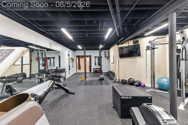 18124 Meridian Road, Grosse Ile Township, MI 48138