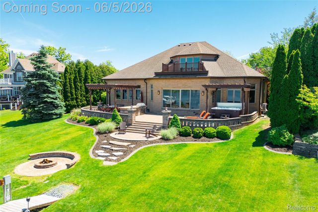 18124 Meridian Road, Grosse Ile Township, MI 48138