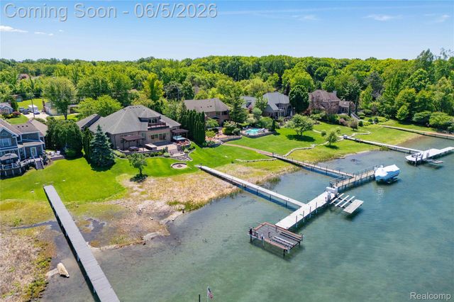 18124 Meridian Road, Grosse Ile Township, MI 48138
