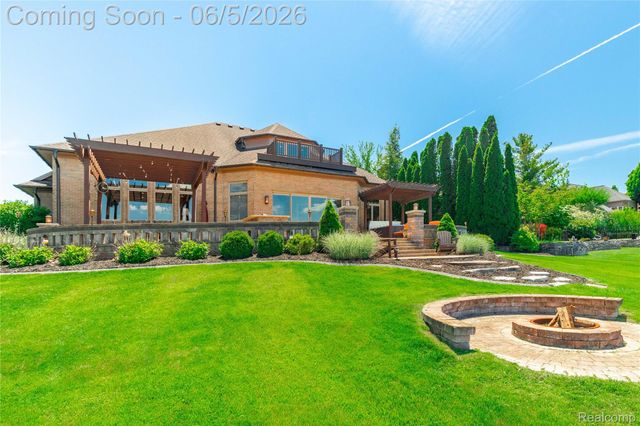 18124 Meridian Road, Grosse Ile Township, MI 48138