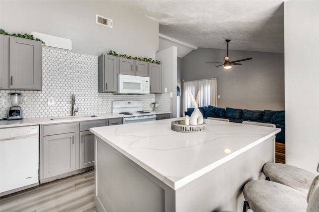 7021 Newberry Court E, Fort Worth, TX 76120