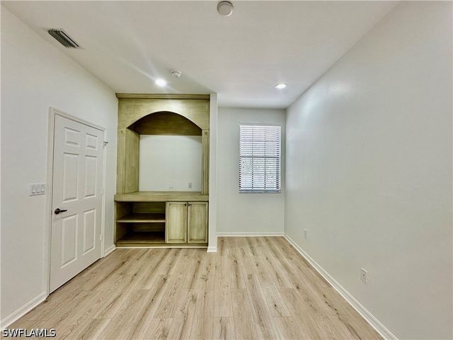 15031 Summit Place CIR 42, Naples, FL 34119