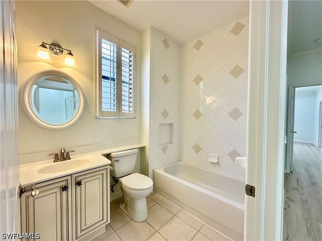 15031 Summit Place CIR 42, Naples, FL 34119