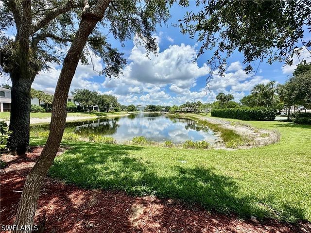 15031 Summit Place CIR 42, Naples, FL 34119