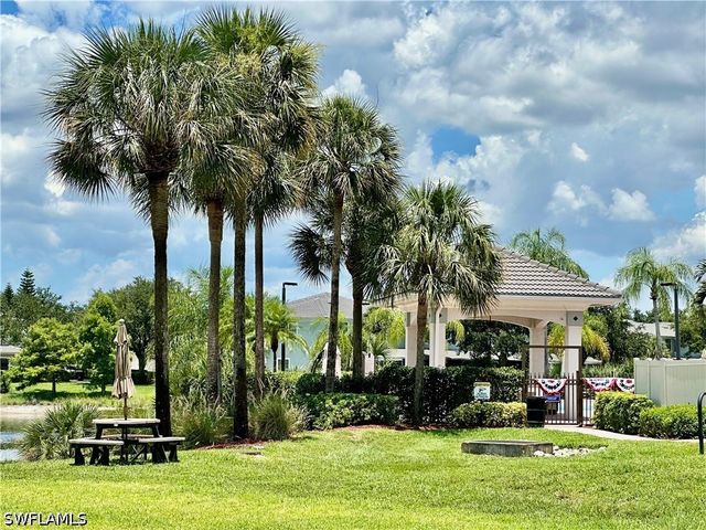 15031 Summit Place CIR 42, Naples, FL 34119