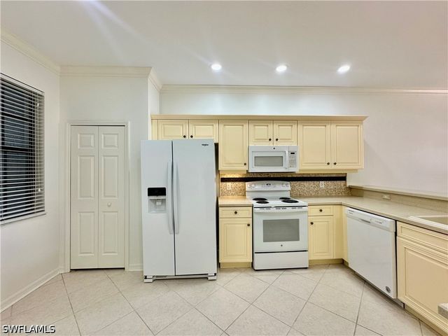 15031 Summit Place CIR 42, Naples, FL 34119