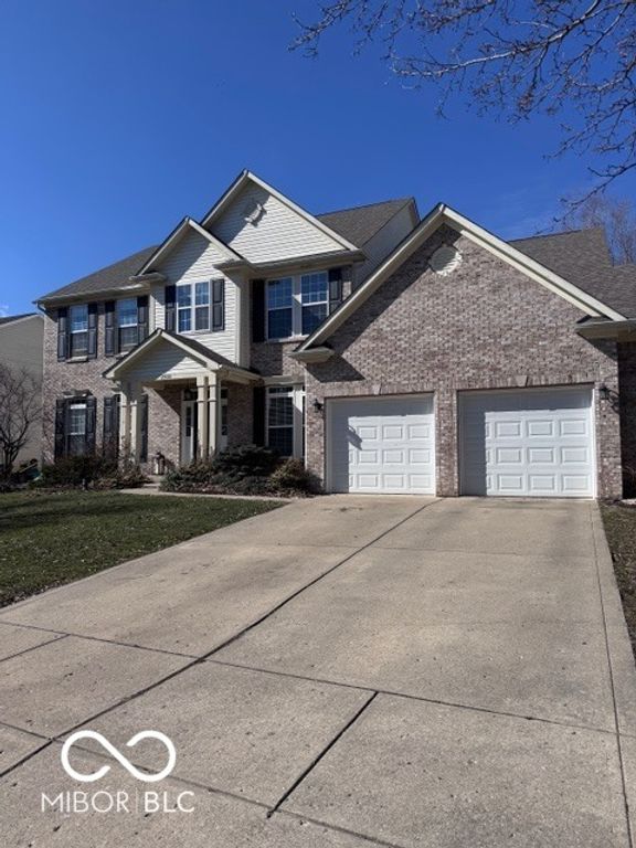 2900 Braeburn, Columbus, IN 47201