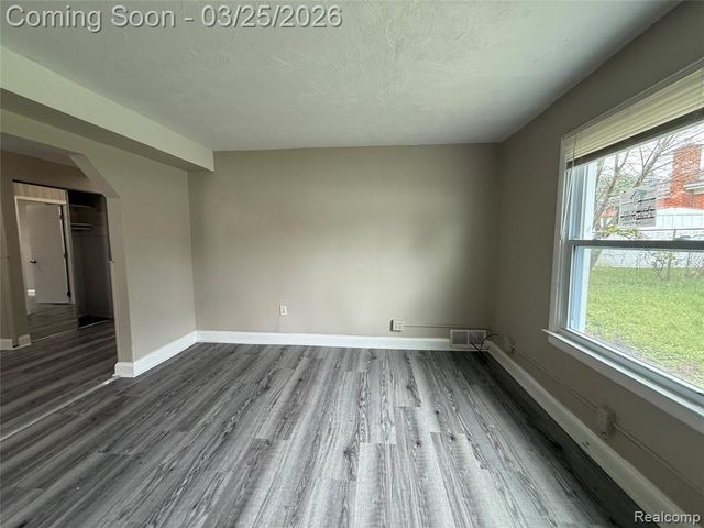 19071 Toepfer Drive, Eastpointe, MI 48021