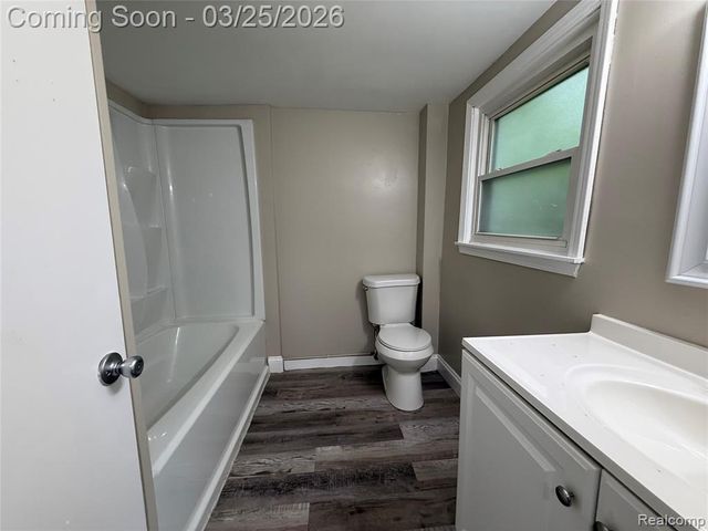 19071 Toepfer Drive, Eastpointe, MI 48021