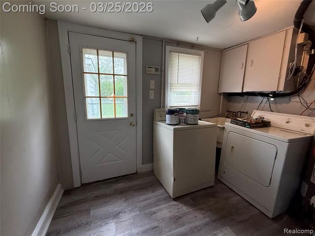 19071 Toepfer Drive, Eastpointe, MI 48021