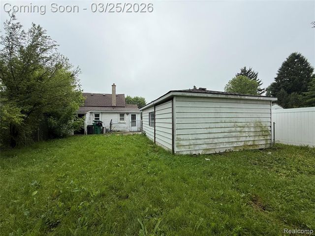 19071 Toepfer Drive, Eastpointe, MI 48021