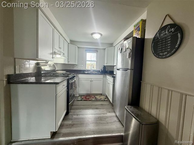 19071 Toepfer Drive, Eastpointe, MI 48021
