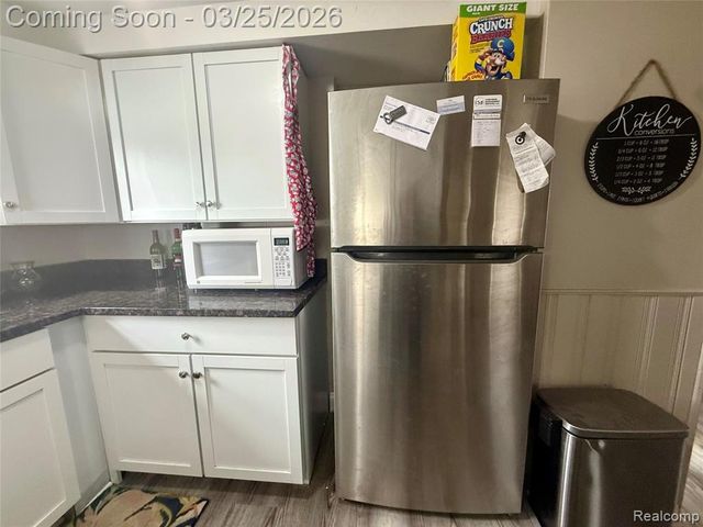 19071 Toepfer Drive, Eastpointe, MI 48021